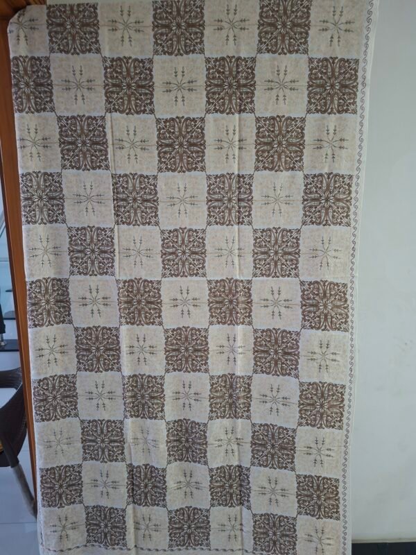 1 Embroidered Shawl001